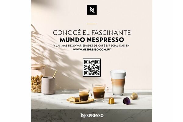 Cafetera NESPRESSO Essenza Mini D Negro en Itau